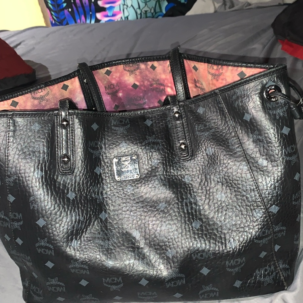 MCM REVERSIBLE LARGE TOTE